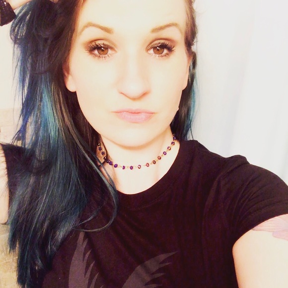 Meet your Posher, Larissa - Picture 2 of 2